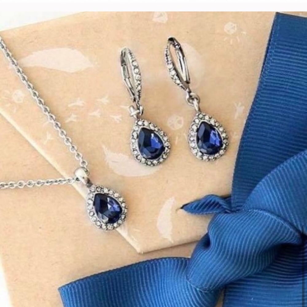 Chloe and Isabel Blue ethereal necklace